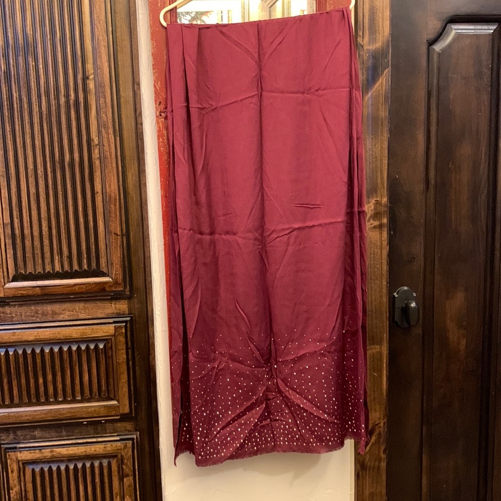 White House Black Market maroon burgundy scarf